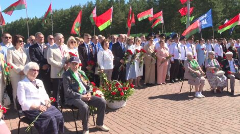 Анатолий Лодыга возглавил районный митинг, посвященный Дню Независимости Республики Беларусь