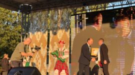 Глава района Анатолий Лодыга наградил лучших тружеников Солигорщины