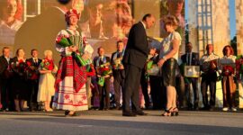 Глава района Анатолий Лодыга наградил лучших тружеников Солигорщины