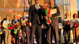 Глава района Анатолий Лодыга наградил лучших тружеников Солигорщины