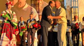 Глава района Анатолий Лодыга наградил лучших тружеников Солигорщины