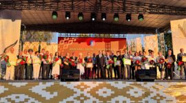 Глава района Анатолий Лодыга наградил лучших тружеников Солигорщины