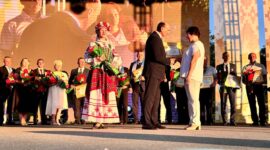 Глава района Анатолий Лодыга наградил лучших тружеников Солигорщины