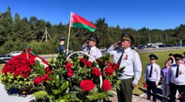 Районный митинг и возложение цветов к памятнику «Скорбящая мать». Фоторепортаж