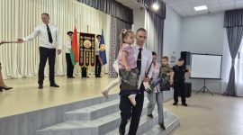 Ключи от арендных квартир  вручили сотрудникам Солигорского отдела Департамента охраны