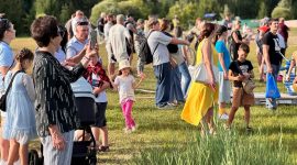 Заплыв на чем попало! Конкурс в рамках празднования дня города стартовал на детском пляже