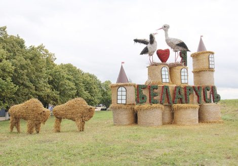 В Минской области стартовал смотр-конкурс на лучшую соломенную фигуру. Кто может принять участие?