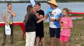 Заплыв на чем попало! Конкурс в рамках празднования дня города стартовал на детском пляже