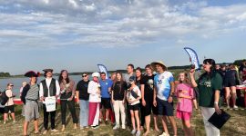 Заплыв на чем попало! Конкурс в рамках празднования дня города стартовал на детском пляже