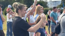 Заплыв на чем попало! Конкурс в рамках празднования дня города стартовал на детском пляже