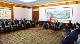 Лукашенко предлагает Китаю строить в Беларуси тепличные комплексы для выращивания овощей и цветов
