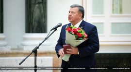 Накануне Дня народного единства Александр Лукашенко вручил государственные награды заслуженным представителям различных сфер