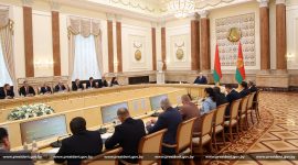 Александр Лукашенко проводит большую встречу с идеологическим активом, историческим и экспертным сообществом, посвященную Дню народного единства