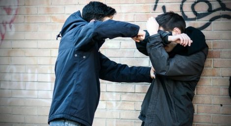 Драка учащихся привела одного на больничную койку, второго – в милицию