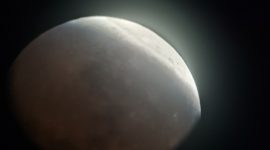 Жители Солигорского района наблюдали лунное затмение. Фоторепортаж в объективе СТК