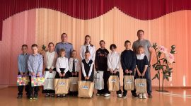 "В школу с Добрым сердцем" - сотрудники милиции и представители БРСМ с подарками посетили сельские школы