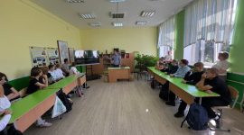 "В школу с Добрым сердцем" - сотрудники милиции и представители БРСМ с подарками посетили сельские школы