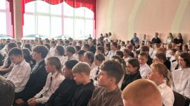 "В школу с Добрым сердцем" - сотрудники милиции и представители БРСМ с подарками посетили сельские школы