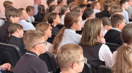 "В школу с Добрым сердцем" - сотрудники милиции и представители БРСМ с подарками посетили сельские школы