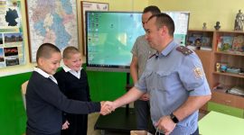 "В школу с Добрым сердцем" - сотрудники милиции и представители БРСМ с подарками посетили сельские школы