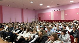 В начале учебного года о безопасности. Сотрудники милиции и Следственного комитета посетили районные школы