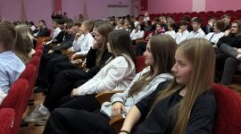 В начале учебного года о безопасности. Сотрудники милиции и Следственного комитета посетили районные школы