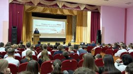 В начале учебного года о безопасности. Сотрудники милиции и Следственного комитета посетили районные школы