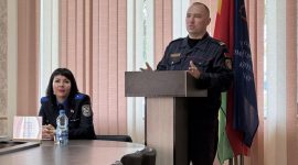 В начале учебного года о безопасности. Сотрудники милиции и Следственного комитета посетили районные школы