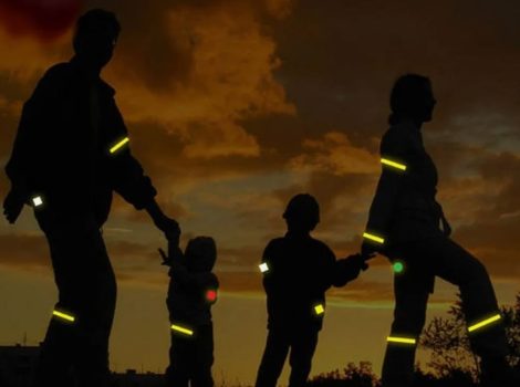 СТАНЬ ЗАМЕТНЫМ в темноте! ГАИ напоминает о необходимости фликеров