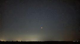 Жители Солигорского района наблюдали лунное затмение. Фоторепортаж в объективе СТК