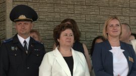 Алла Калеева приняла участие в торжественной линейке средней школы №4