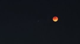 Жители Солигорского района наблюдали лунное затмение. Фоторепортаж в объективе СТК