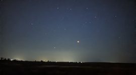 Жители Солигорского района наблюдали лунное затмение. Фоторепортаж в объективе СТК