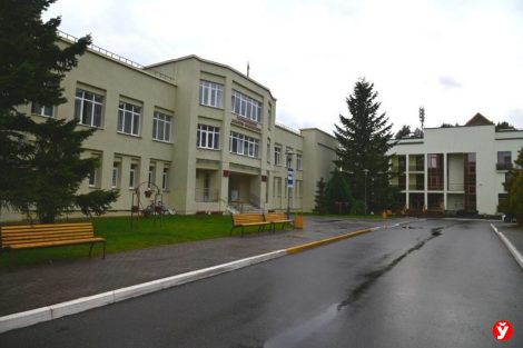 Целый взрыв информационной токсичности на днях вырвался в буквальном смысле из-под земли. Именно там, на глубине 420 метров, записала целый мини-сериал, а затем выложила в своем аккаунте в TikTok пациентка Республиканской больницы спелеолечения в Солигорске.