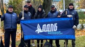 Республиканский субботник проходит в Солигорске. Работы ведутся в сквере «Молодость»