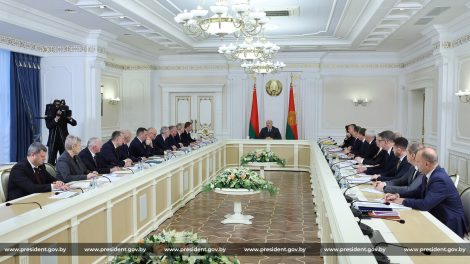 Президент собрал совещание о доработке Программы социально-экономического развития Беларуси на 2026-2030 годы