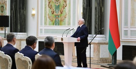 Александр Лукашенко вручил государственные награды передовикам агропромышленного комплекса