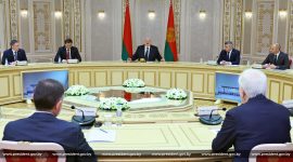 Александр Лукашенко встретился с губернатором Ростовской области России Юрием Слюсарем