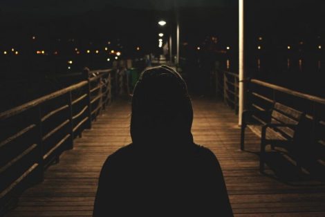В Солигорске несовершеннолетние совершили грабеж: подростки выхватили электронную сигарету у девушки