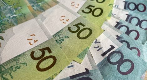 "Белпочта" досрочно выплатит пенсии и пособия за 7 ноября