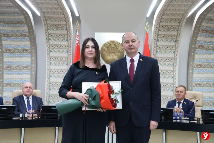 Почетной грамотой Совета Министров и Благодарностью Премьер-министра награждены директор и замдиректора Солигорской птицефабрики