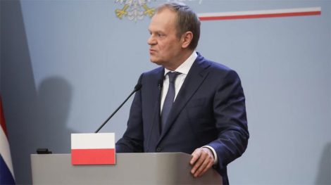 спустя два года после вступления Дональда Туска и его кабинета в должность 50,5% опрошенных выражают недовольство их деятельностью