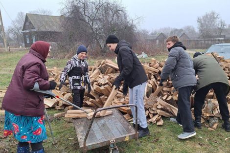 Четвертый сезон благотворительной акции "Эстафета тепла" стартовал в Беларуси