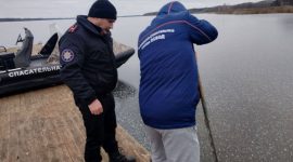Солигорские спасатели держат «руку на пульсе». Любопытные граждане уже замечены на льду