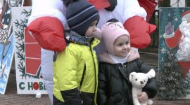 Алексей Кушнаренко поздравил участников новогоднего областного мероприятия в Солигорске с наступающими праздниками