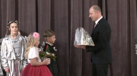 Алексей Кушнаренко поздравил участников новогоднего областного мероприятия в Солигорске с наступающими праздниками