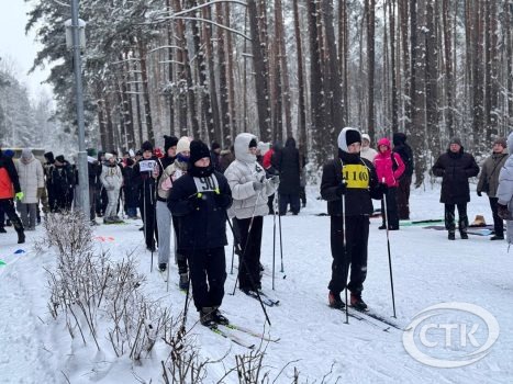 Турнир по биатлону «Снежный снайпер» стартовал сегодня в Солигорске. На старт вышло около 150 школьников