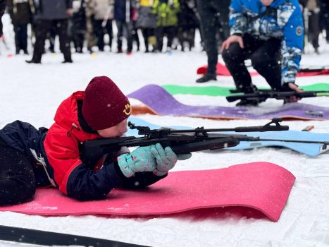 Турнир по биатлону «Снежный снайпер» стартовал в Солигорске
