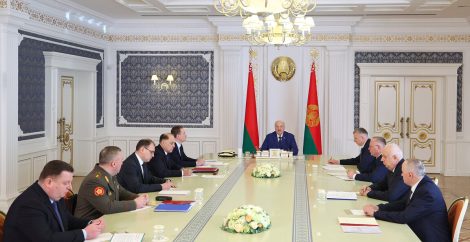 Александр Лукашенко 10 февраля собрал совещание по вопросам оснащения Вооруженных Сил и развития военно-промышленного комплекса Республики Беларусь