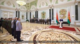 Торжественная церемония вручения государственных наград и генеральских погон офицерам силового блока